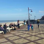 Apartman Cozy With Sea View And Parking Place Bredene