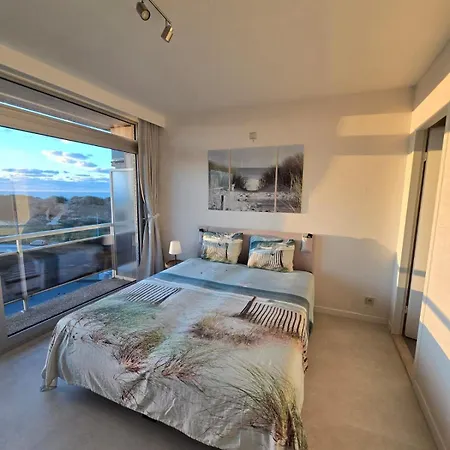 Lägenhet Cozy With Sea View And Parking Place