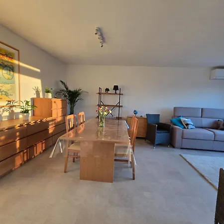 Cozy With Sea View And Parking Place Apartmán Bredene