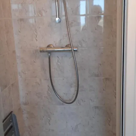 Cozy With Sea View And Parking Place * Бреден