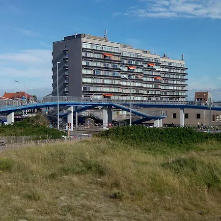 Апартаменты Cozy With Sea View And Parking Place *