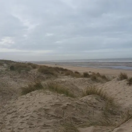 Cozy With Sea View And Parking Place * Bredene