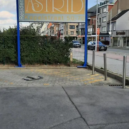 Cozy With Sea View And Parking Place Апартаменты *